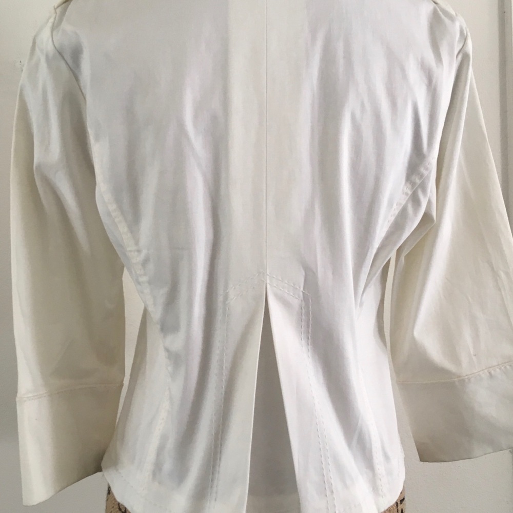 SOLD Kenar white blazer - Picture 3 of 6